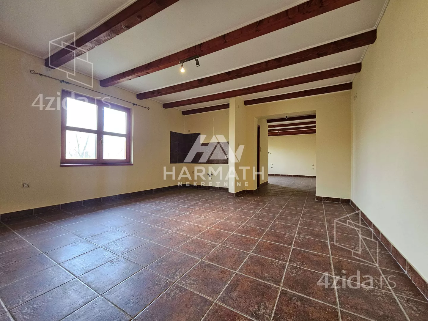 Poslovna zgrada | 4zida