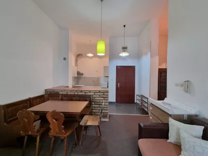 Luke Sučića | 4zida.rs