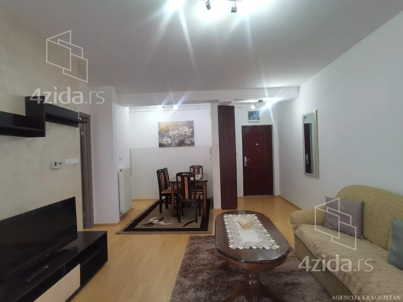 Dvoiposoban stan | 4zida