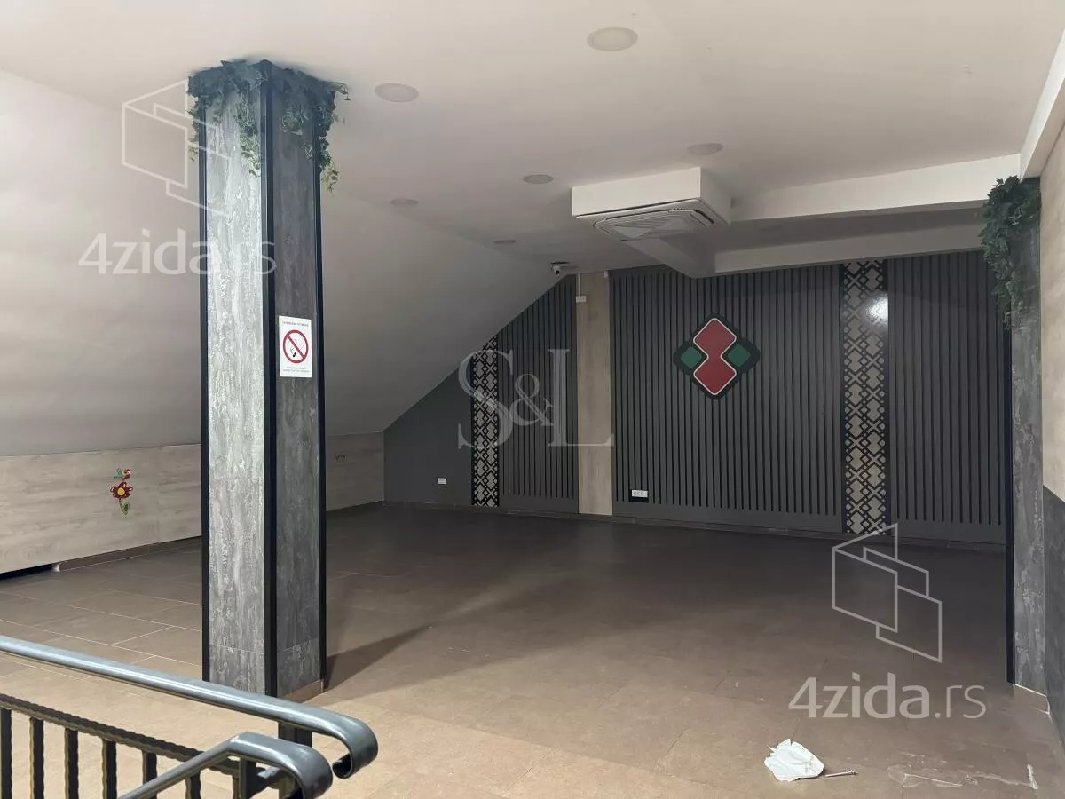 Lokal | 4zida
