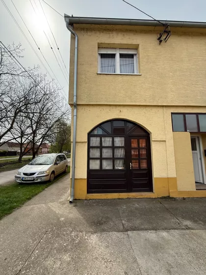 Laze Harambaše 1 | 4zida.rs