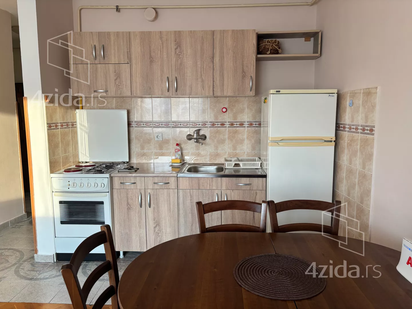 Jednoiposoban stan | 4zida