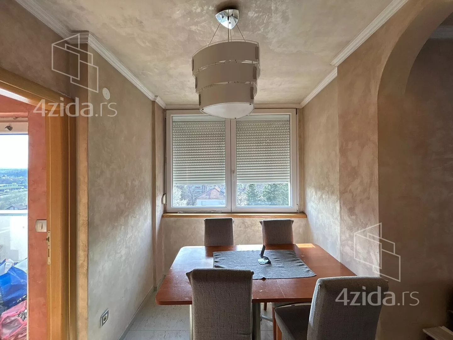 Četvoroiposoban stan | 4zida