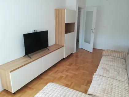 Cara Dušana | 4zida.rs