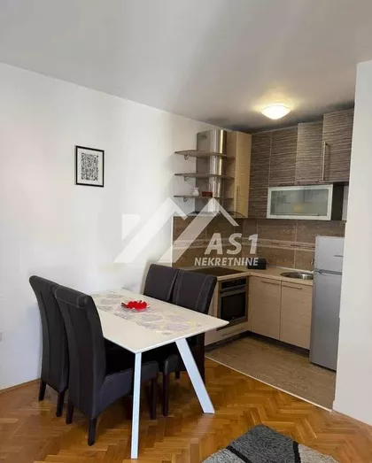 Petra Drapšina | 4zida.rs