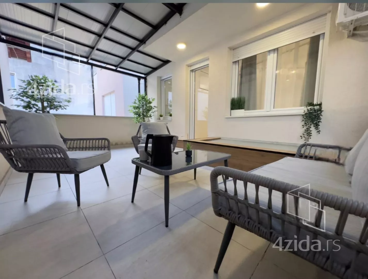 Troiposoban stan | 4zida