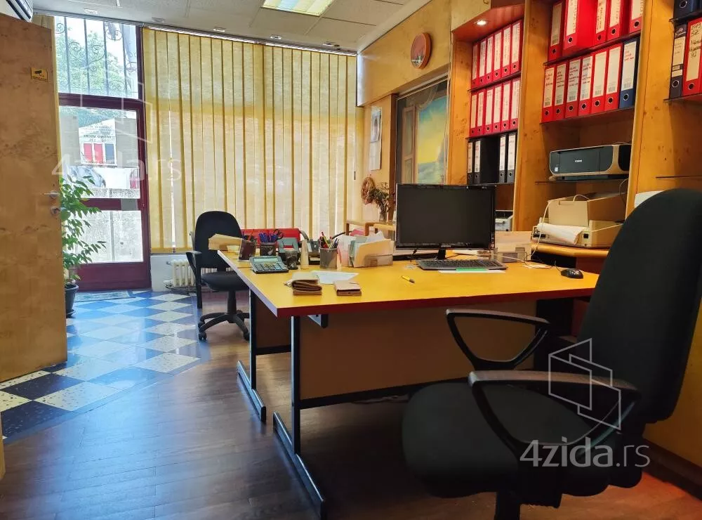 Poslovni prostor | 4zida