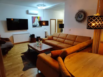 Jezerska 6 | 4zida.rs