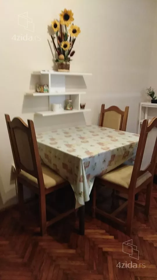 Troiposoban stan | 4zida