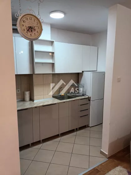Trg Marije Trandafil | 4zida.rs