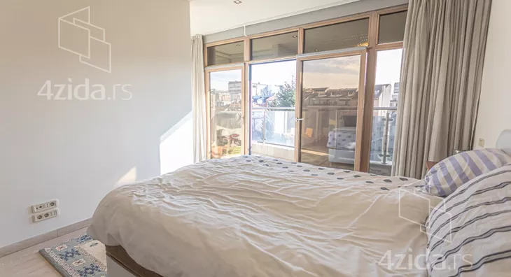 Šestosoban stan | 4zida