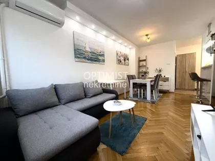 Poenkareova | 4zida.rs