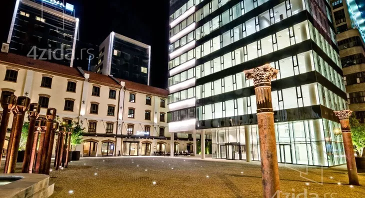 Poslovna zgrada | 4zida