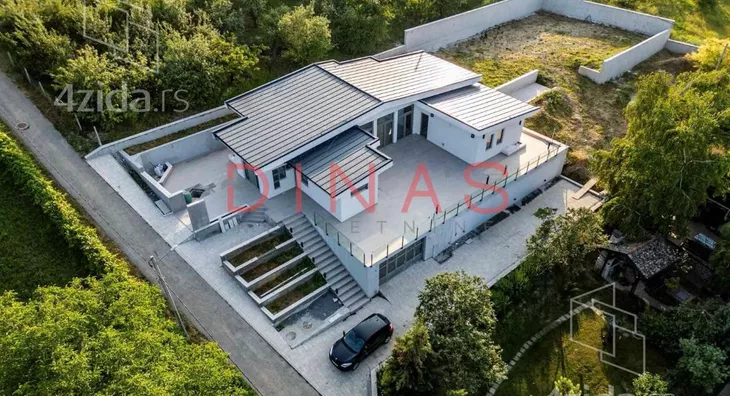 Kuća | 4zida