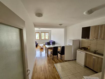 Crveni Pevac | 4zida.rs