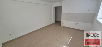 Lipov Gaj | 4zida.rs