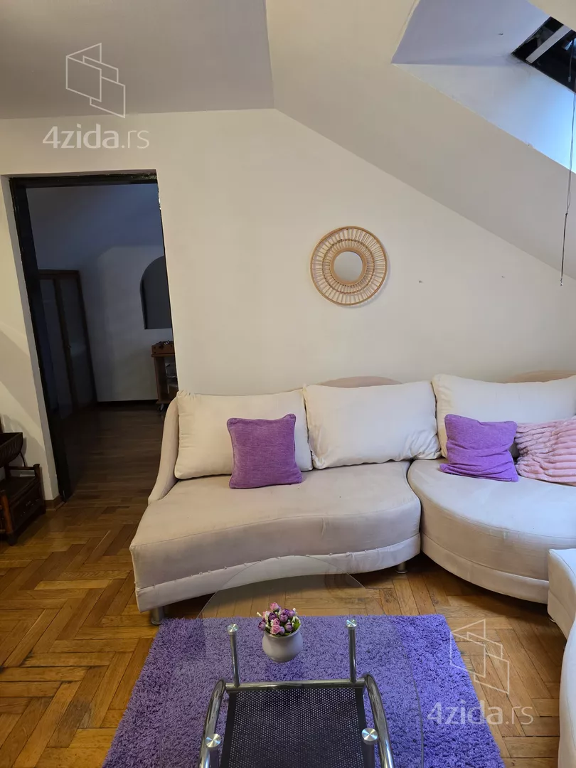 Šestosoban stan | 4zida