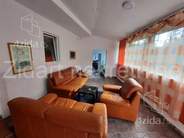 Plac | 4zida