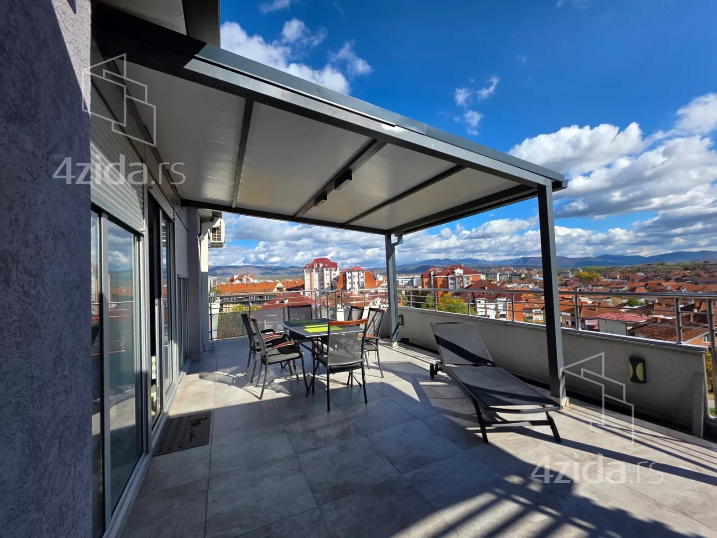 Troiposoban stan | 4zida