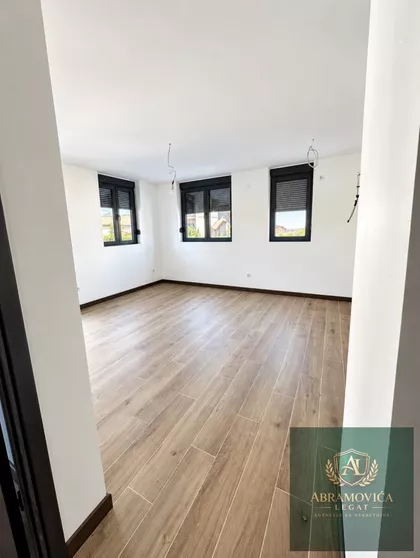 Novi Banovci | 4zida.rs