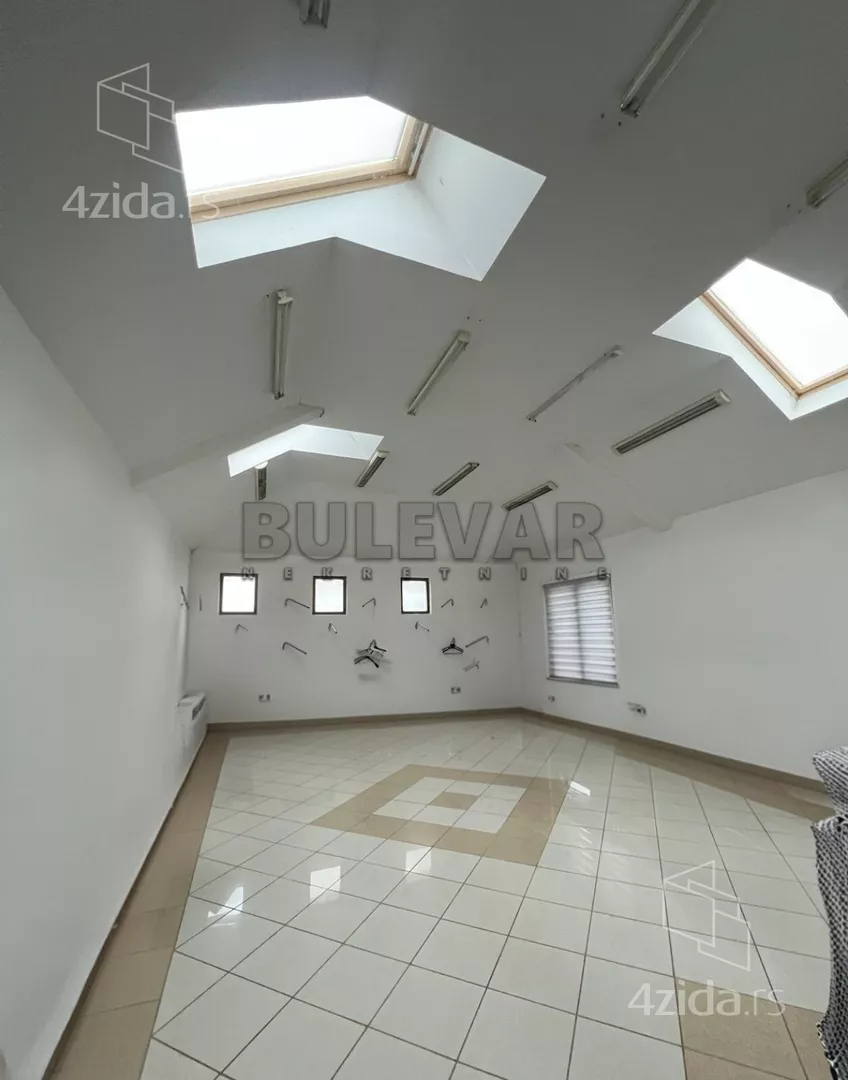 Lokal | 4zida