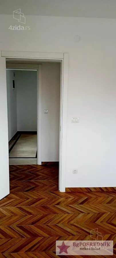 Sedmosoban stan | 4zida