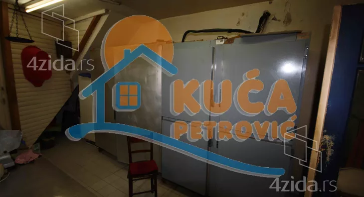 Četvoroiposoban stan | 4zida