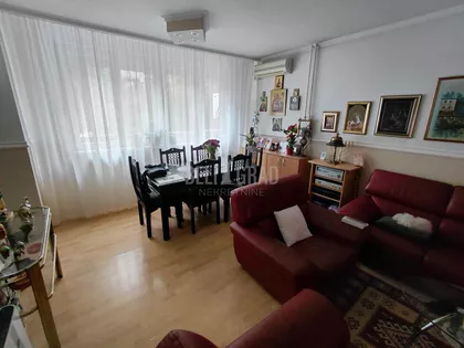 Sretena Mladenovića Mike | 4zida.rs