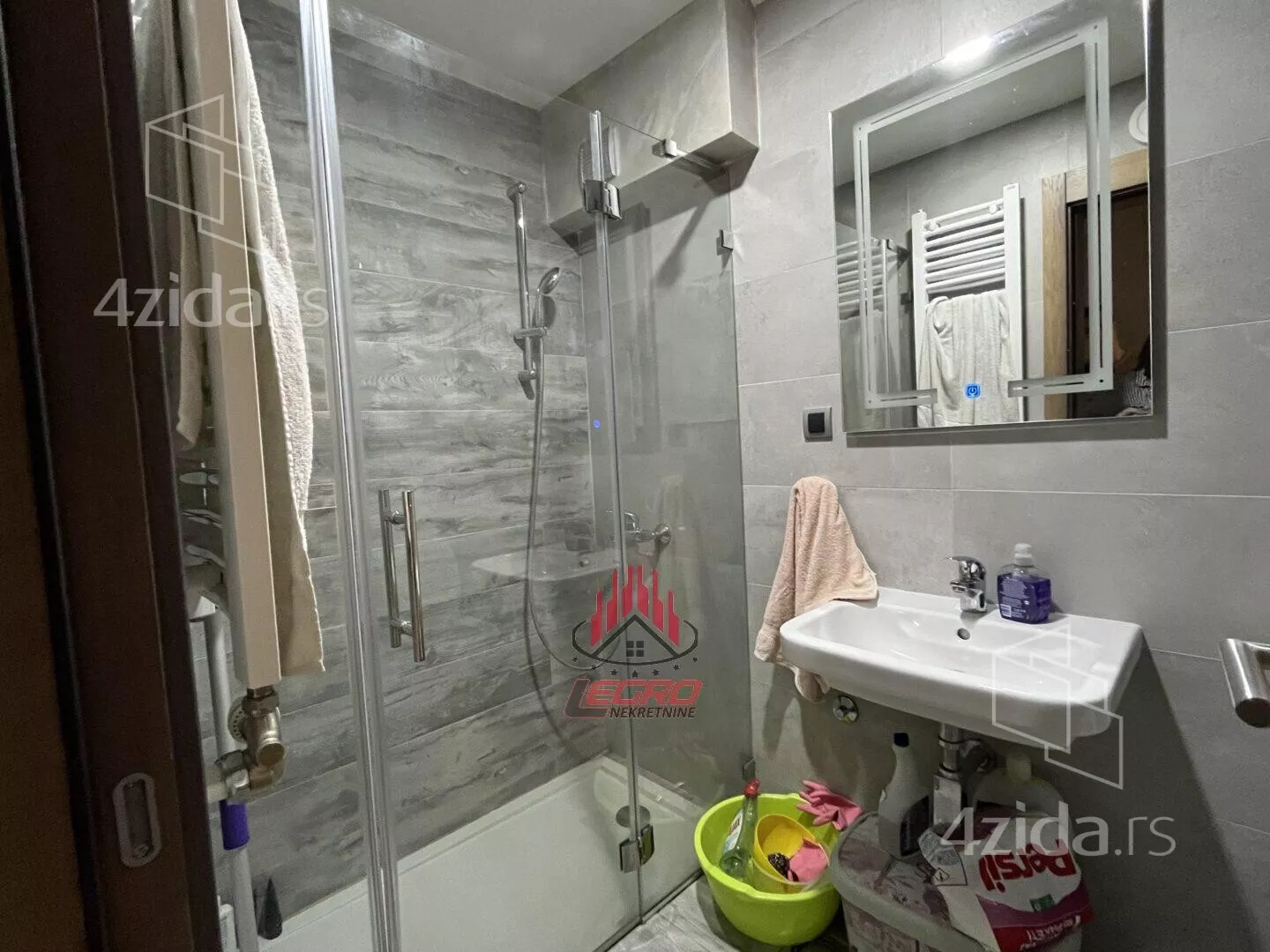 Petoiposoban stan | 4zida