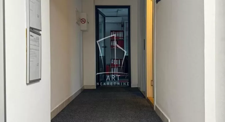 Lokal | 4zida
