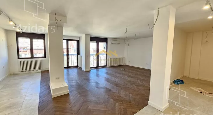 Četvoroiposoban stan | 4zida