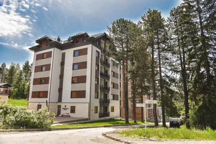 Hajdučka 2A | 4zida.rs