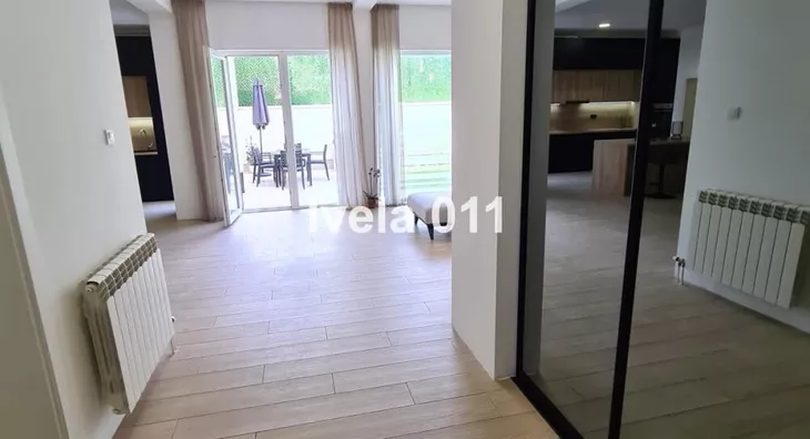 Šestosoban stan | 4zida