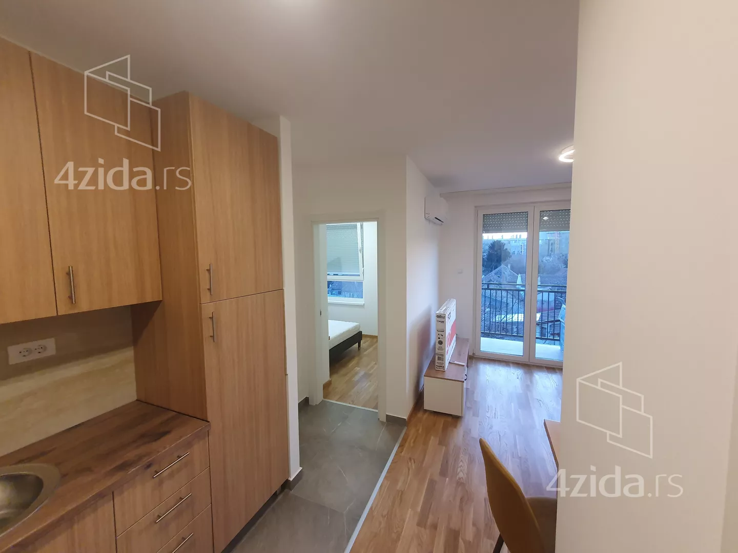 Jednoiposoban stan | 4zida