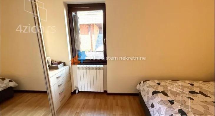 Petosoban stan | 4zida