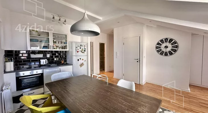 Petosoban stan | 4zida