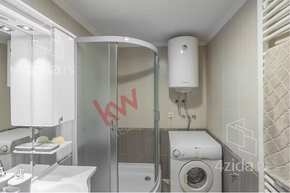 Petosoban stan | 4zida