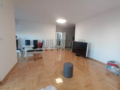 Prvomajska | 4zida.rs