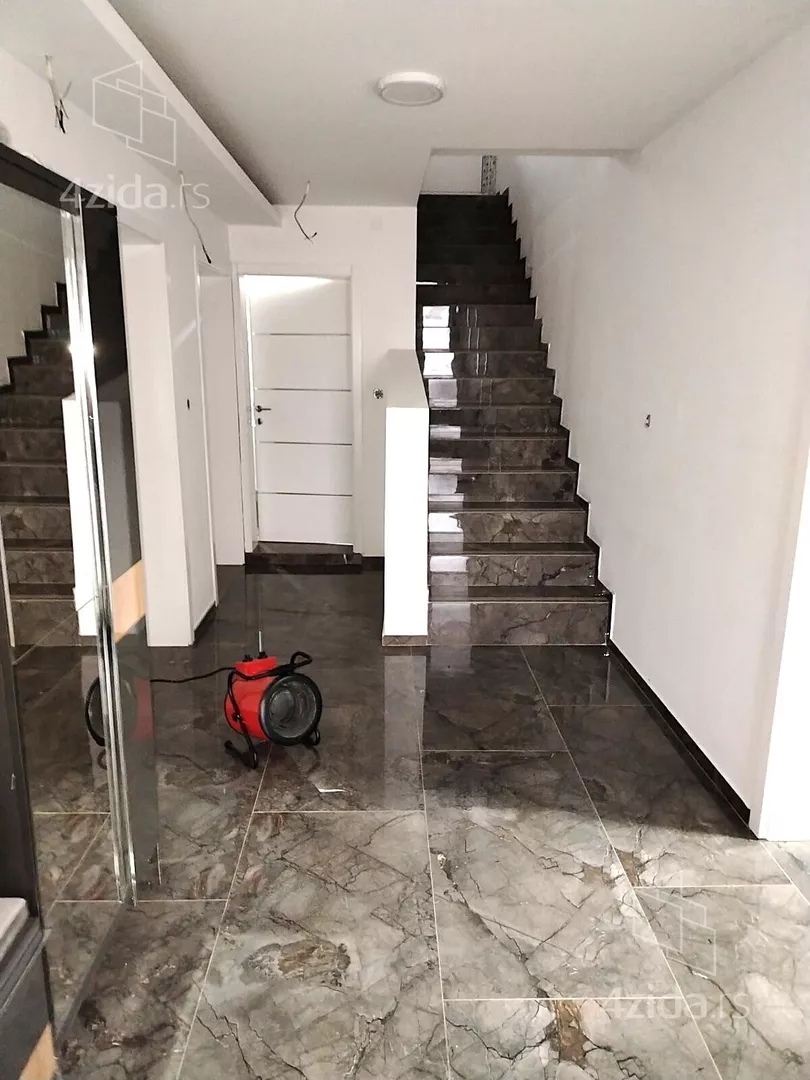 3-etažna kuća | 4zida