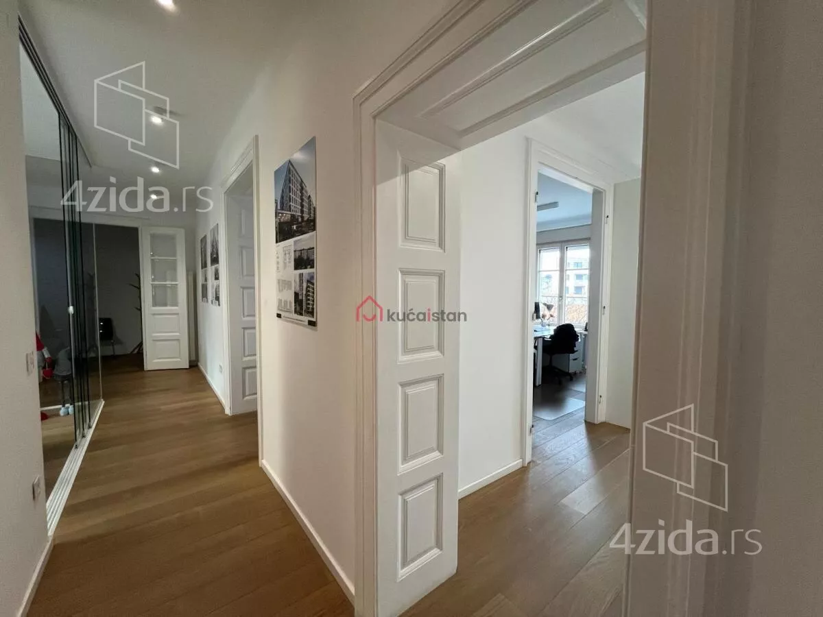 Petosoban stan | 4zida