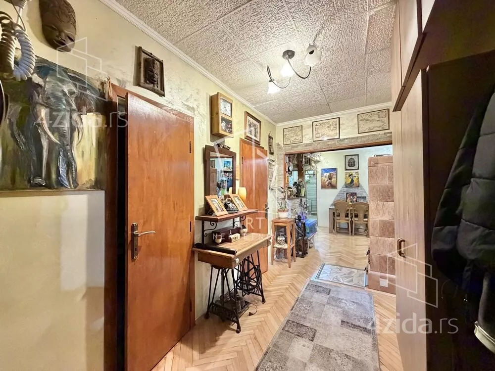 Troiposoban stan | 4zida