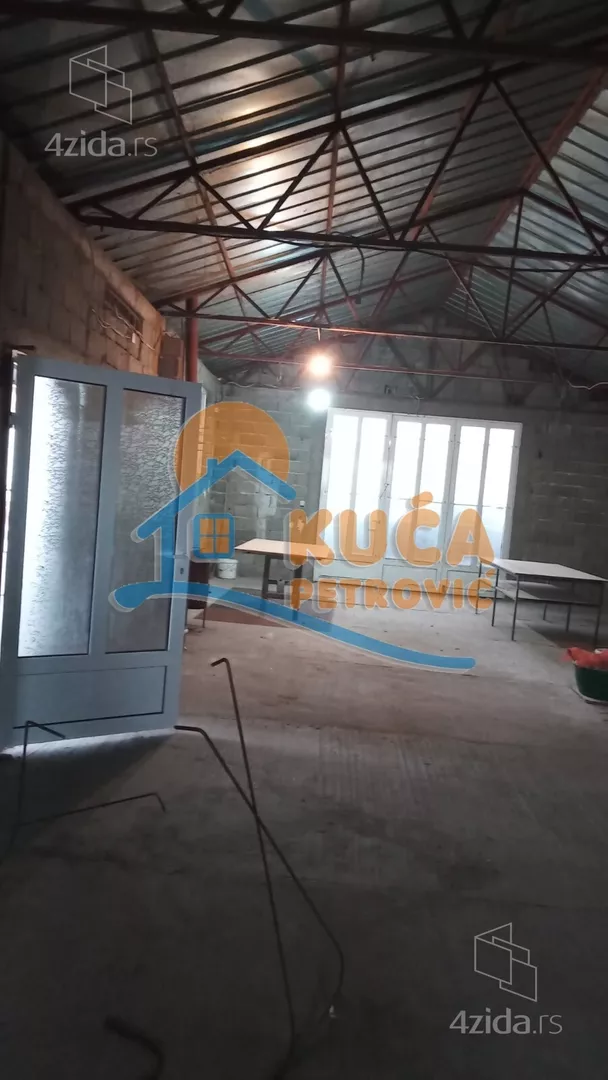 Lokal | 4zida
