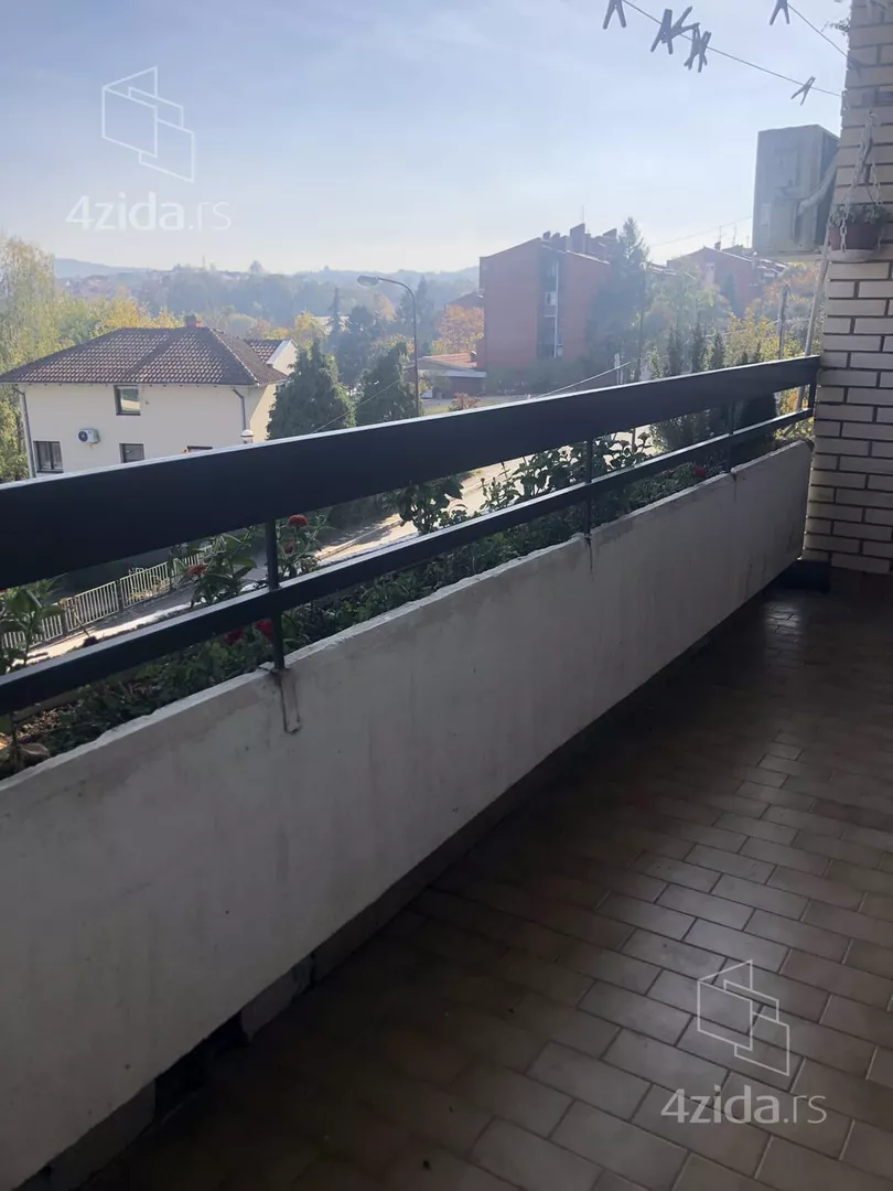 Četvoroiposoban stan | 4zida