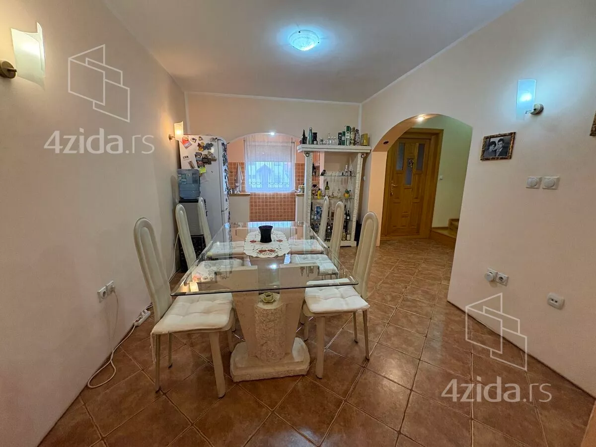 3-etažna kuća | 4zida