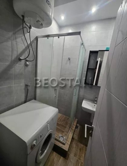 Ustanicka | 4zida.rs