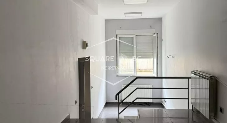 Šestosoban stan | 4zida