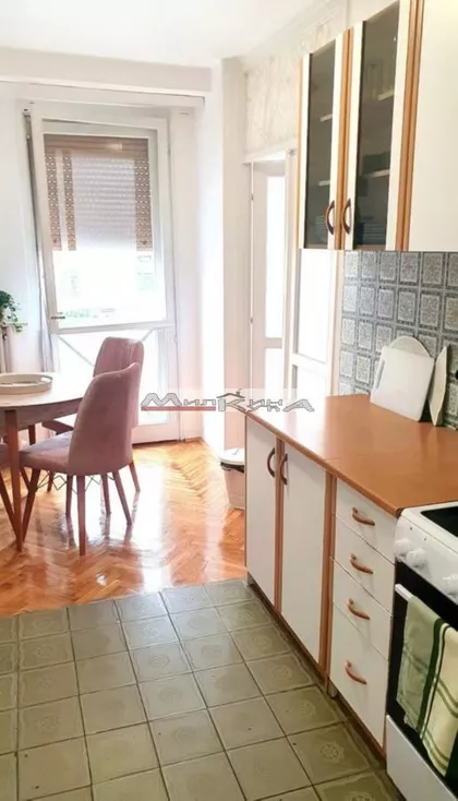 Kalenić pijaca | 4zida.rs