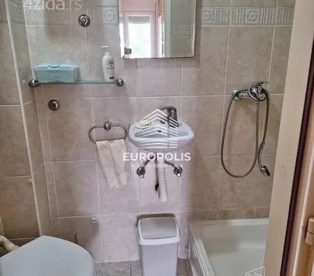 Četvoroiposoban stan | 4zida