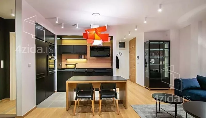 Četvoroiposoban stan | 4zida