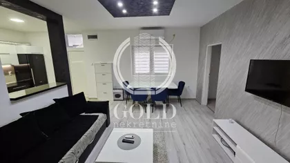 Lasla Gala | 4zida.rs